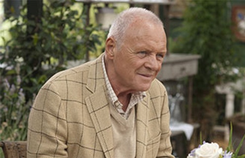Anthony Hopkins dans You Will Meet a Tall Dark Stranger