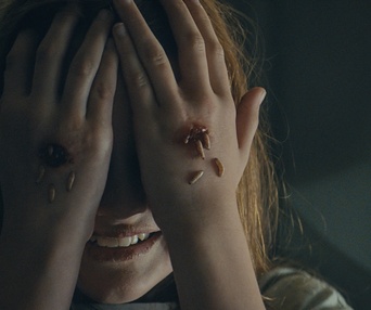 Une scène du film Prey for the Devil