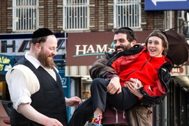 Sur le plateau du film Menashe
