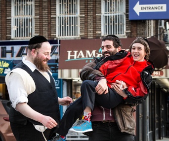 Sur le plateau du film Menashe