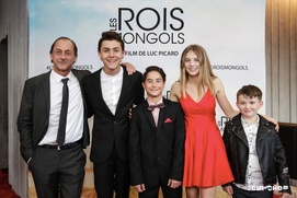 Sur le tapis rouge du film Les rois mongols
