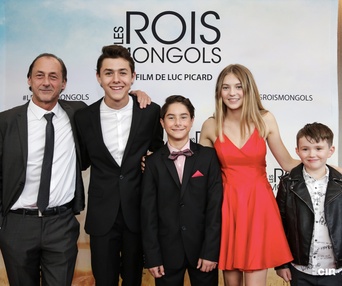 Sur le tapis rouge du film Les rois mongols