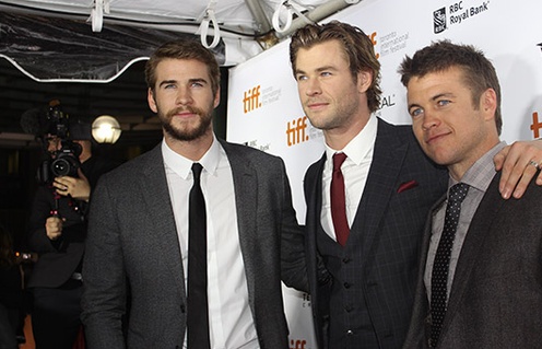 Chris, Liam et Luke Hemsworth sur le tapis rouge de Rush