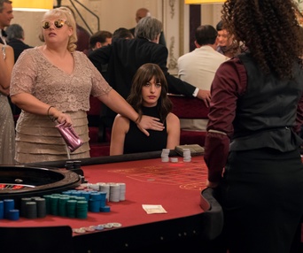 Une scène du film The Hustle