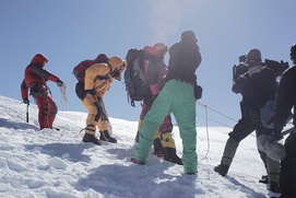 Une scène du film The Summit