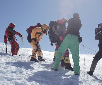 Une scène du film The Summit