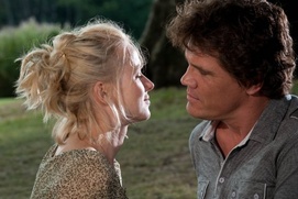 Une scène du film You Will Meet a Tall Dark  Stranger