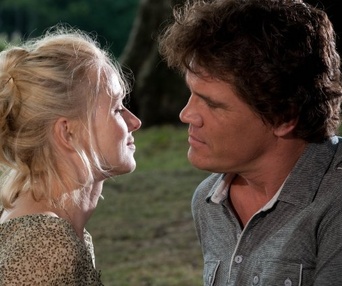 Une scène du film You Will Meet a Tall Dark  Stranger
