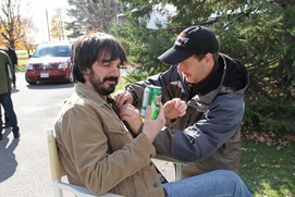 Sur le plateau du film La Sacrée