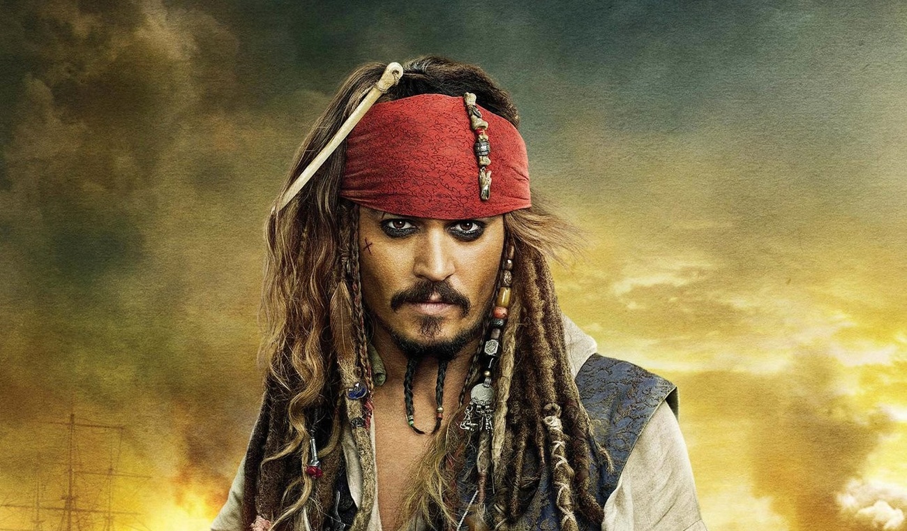 Johnny Depp surprend des fans à Disneyland déguisé en Jack Sparrow