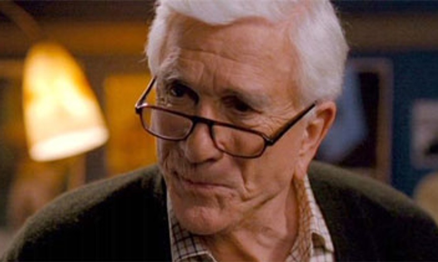 Leslie Nielsen meurt à l'âge de 84 ans