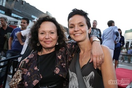 Sur le tapis rouge de Mommy