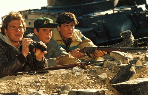 Patrick Swayze, Charlie Sheen et C. Thomas Howell dans Red Dawn