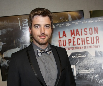 Sur le tapis rouge du film La maison du pêcheur