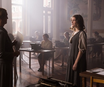 Une scène du film The Conductor
