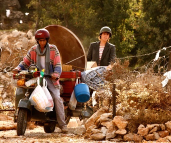 Une scène du film Et Maintenant on va où?