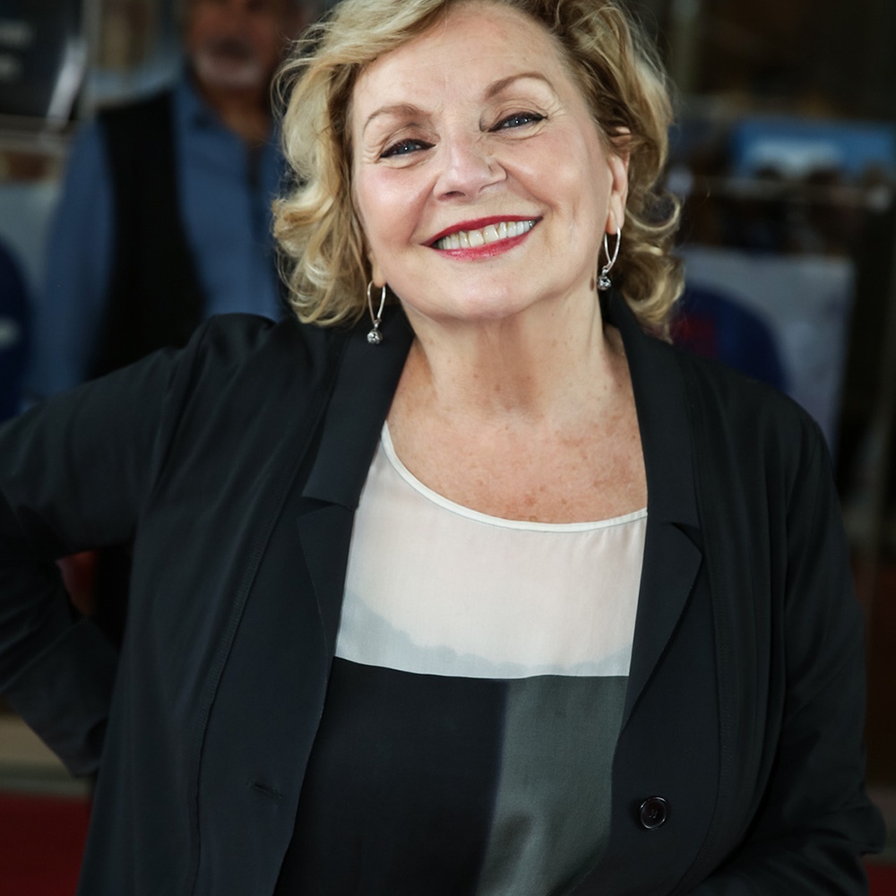 Sur le tapis rouge de la première de Embrasse-moi comme tu m'aimes