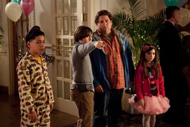 Une scène du film The Sitter