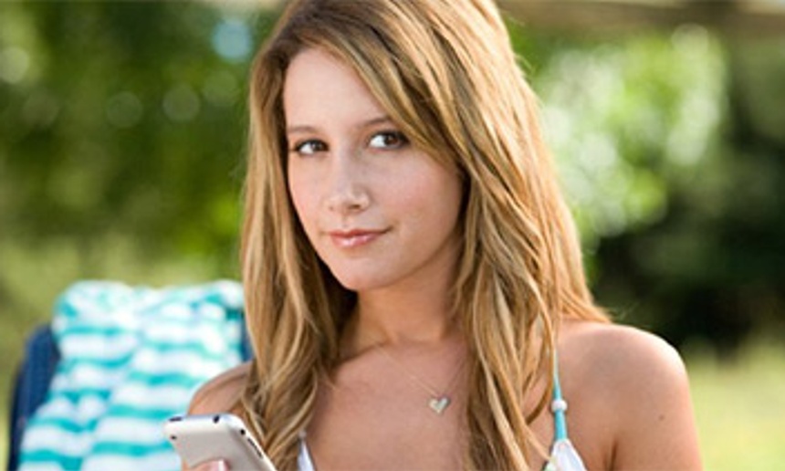 Ashley Tisdale dans Left Behind