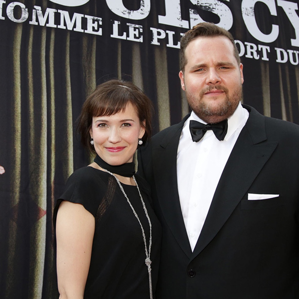 Sur le tapis rouge de Louis Cyr : L'homme le plus fort du monde