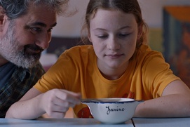 Une scène du film Cigarettes et Chocolat Chaud