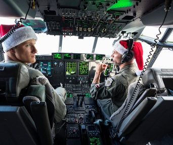 Une scène du film Operation Christmas Drop