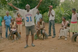Une scène du film Kenbe la, jusqu'à la victoire Une scène du film Kenbe la, jusqu'à la victoire