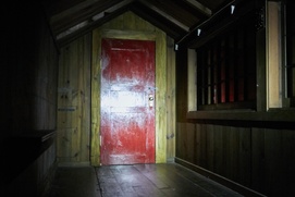Une scène du film It Comes At Night