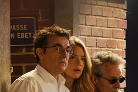 Une scène du film Adieu les cons