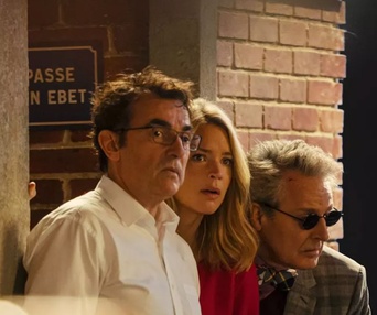 Une scène du film Adieu les cons