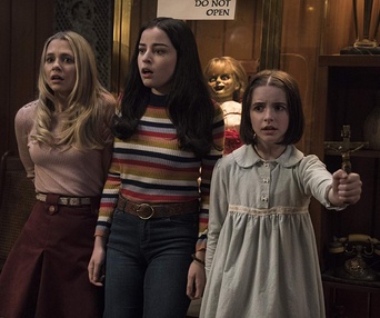 Une scène du film Annabelle Comes Home