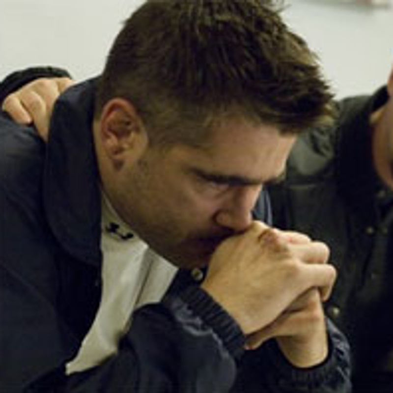 Colin Farrell et Edward Norton dans Pride and Glory