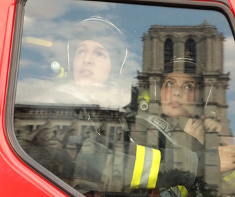 Image du film Notre-Dame brûle