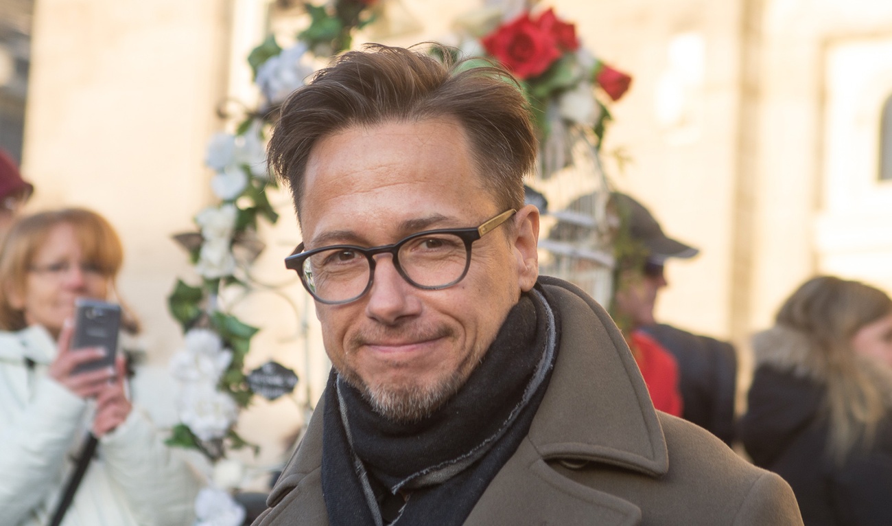 Stéphane Rousseau remplacerait Éric Salvail à V