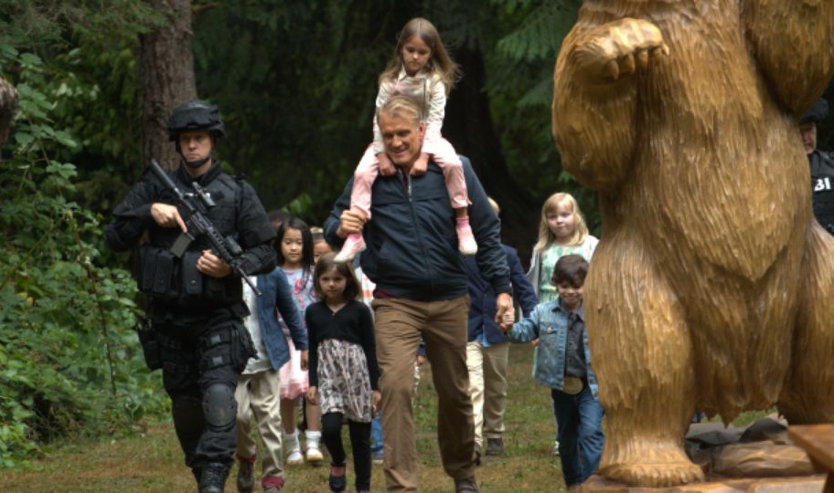 N'ajustez pas votre appareil : bande-annonce pour Un flic à la maternelle 2