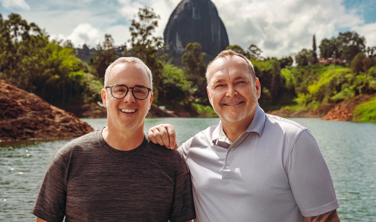 Image de l'article Gino Chouinard taquine son ami Jean-Michel Anctil en convalescence