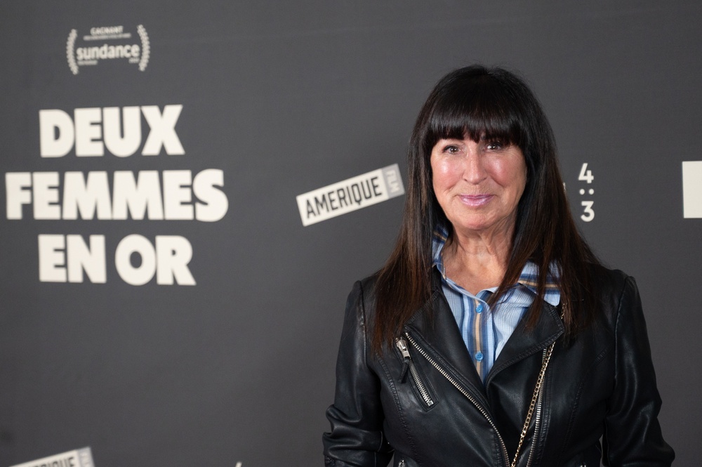 Tapis rouge de Deux femmes en or
