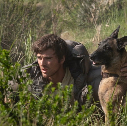Jacob Elordi et Josh Brolin survivent à l'apocalypse dans La constellation du chien