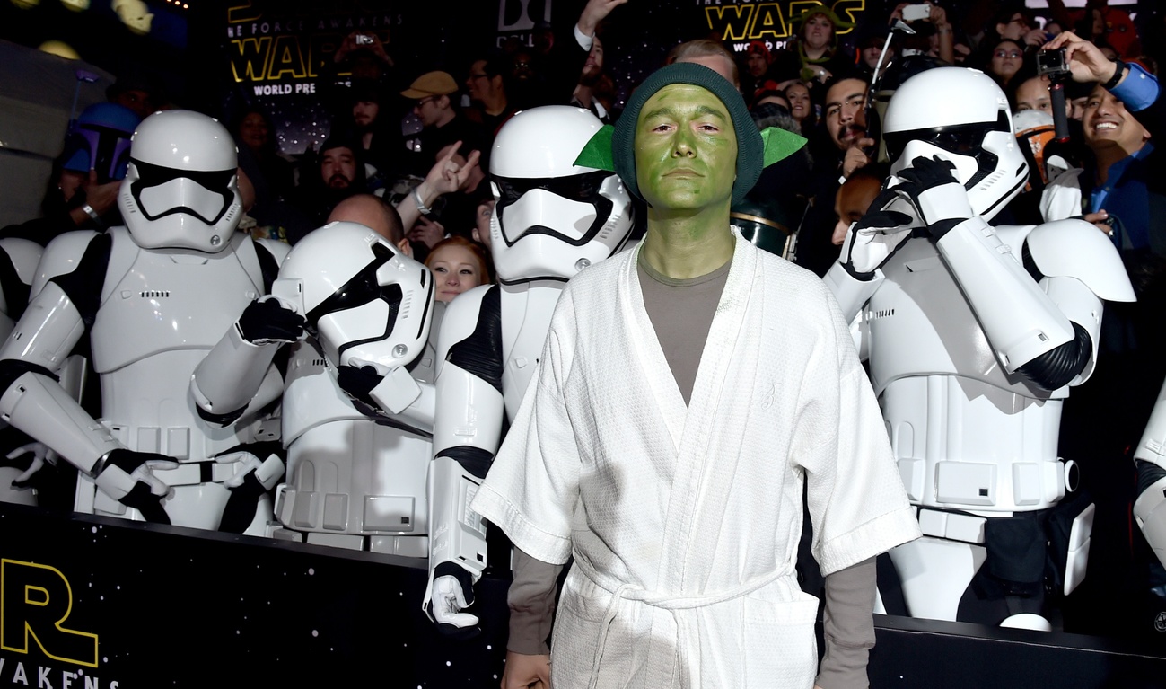 Joseph Gordon-Levitt se déguise en Yoda sur le tapis rouge de Star Wars