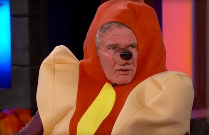 Harrison Ford, habillé en hot-dog, parle du Millenium Falcon de Star Wars