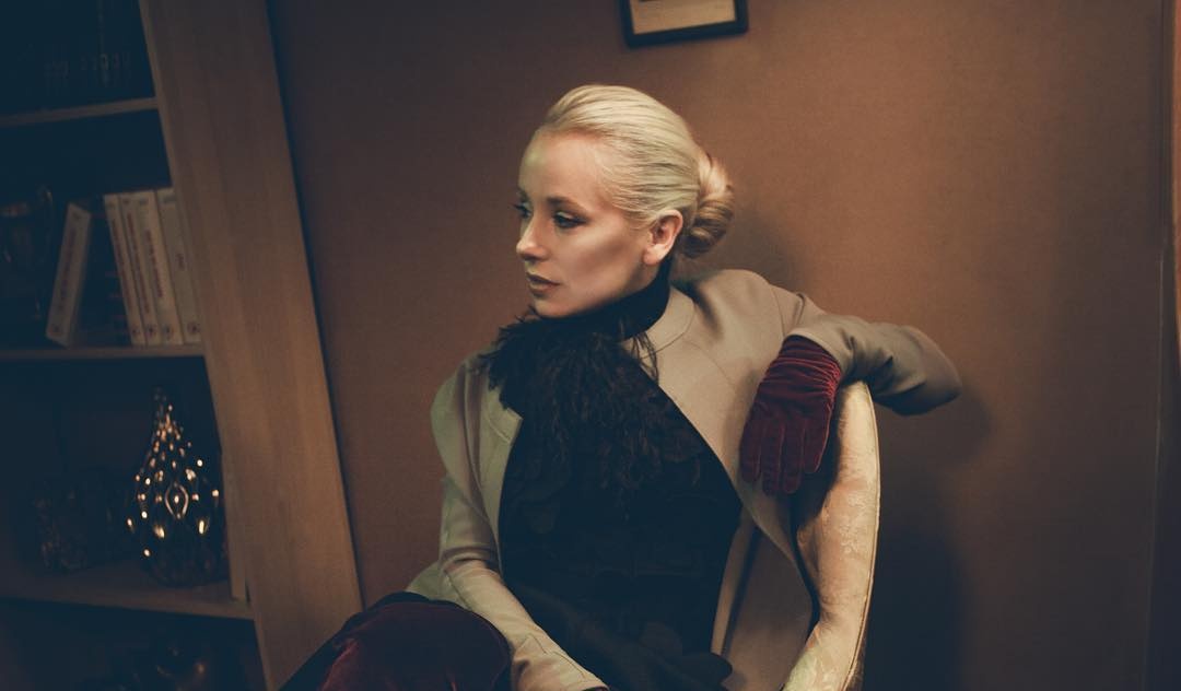 Des photos sublimes de Mariloup Wolfe dans une ambiance « boy's club »