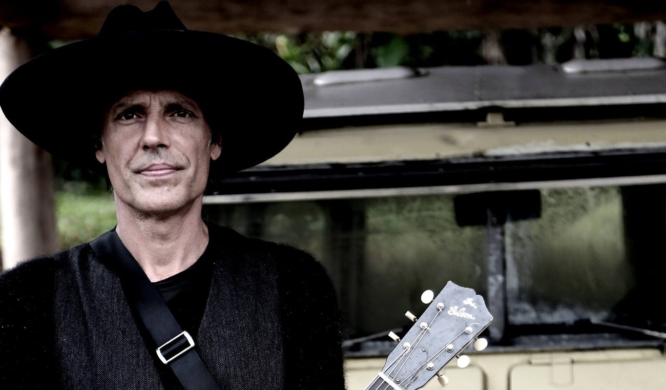 Disque platine et 2 nouvelles supplémentaires pour Jean Leloup