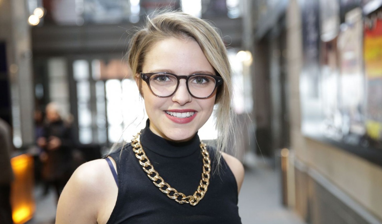 Une photo de Sarah-Jeanne Labrosse avec une cigarette à la bouche choque la toile