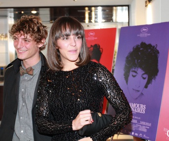 Sur le tapis rouge du film Les amours imaginaires