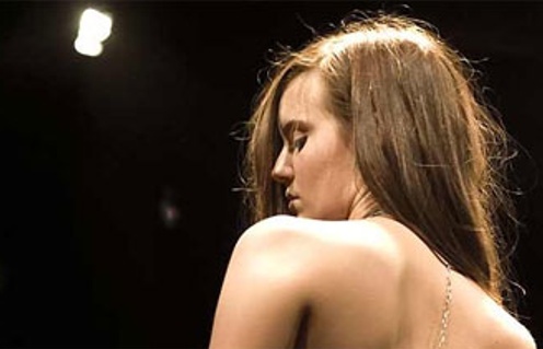 Maggie Grace dans le film Taken