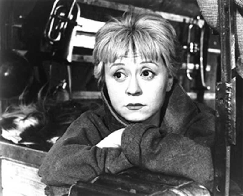 Giulietta Masina dans La Strada