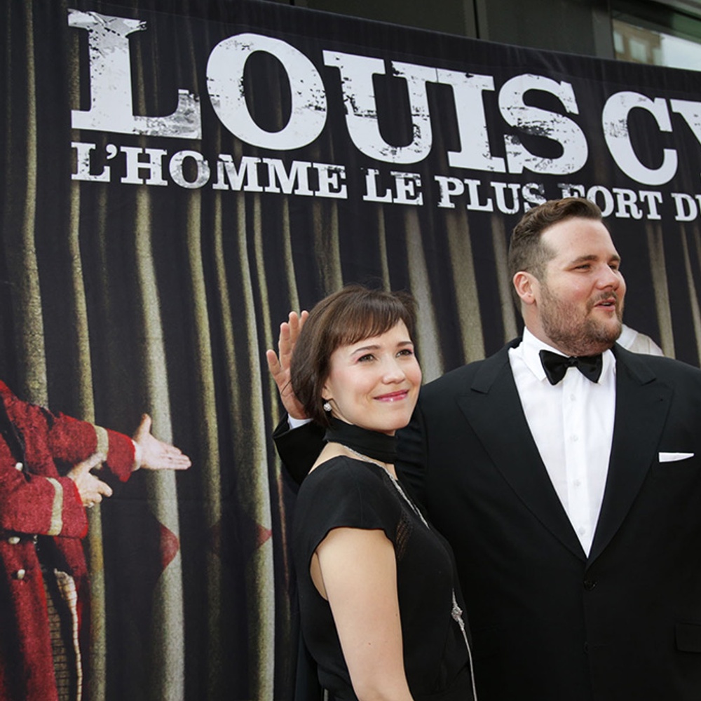 Sur le tapis rouge de Louis Cyr : L'homme le plus fort du monde