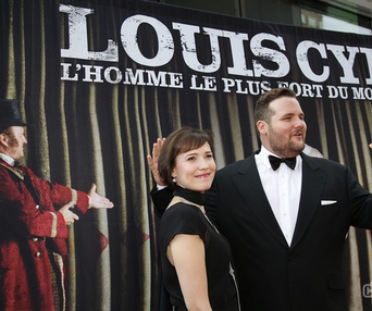 Sur le tapis rouge de Louis Cyr : L'homme le plus fort du monde