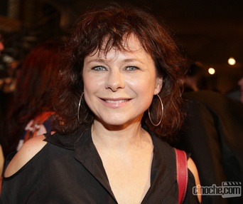 Sur le tapis rouge du film Émilie