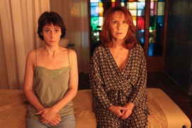 Une scène du film De vrais mensonges